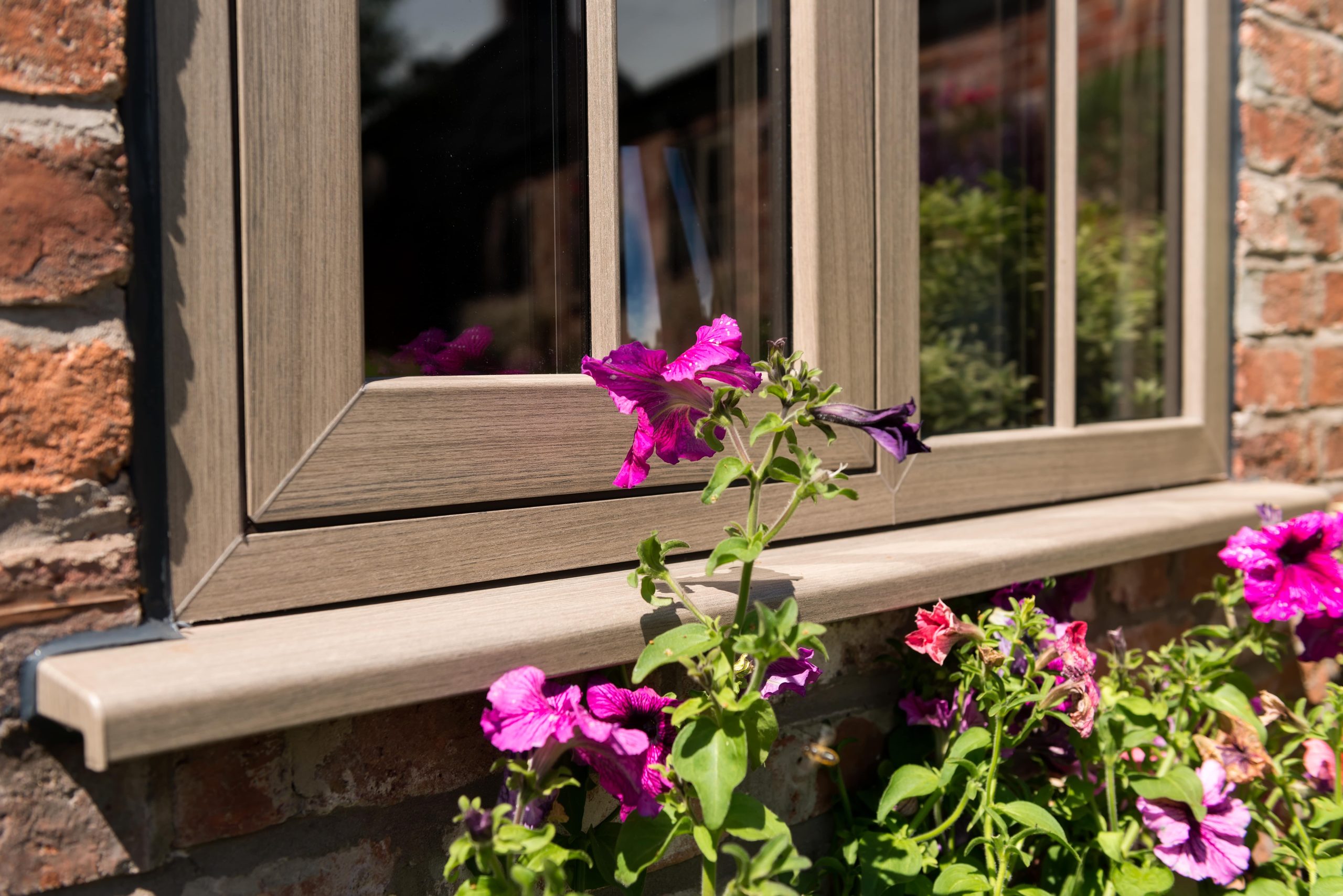 Innolux flush sash casement