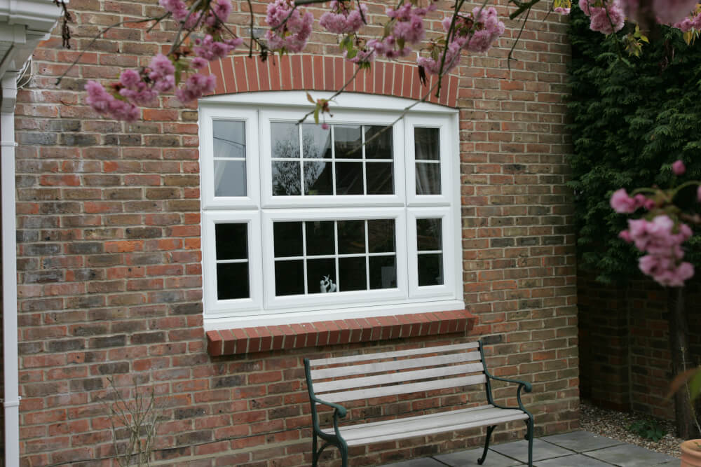 Logik chamfered white window