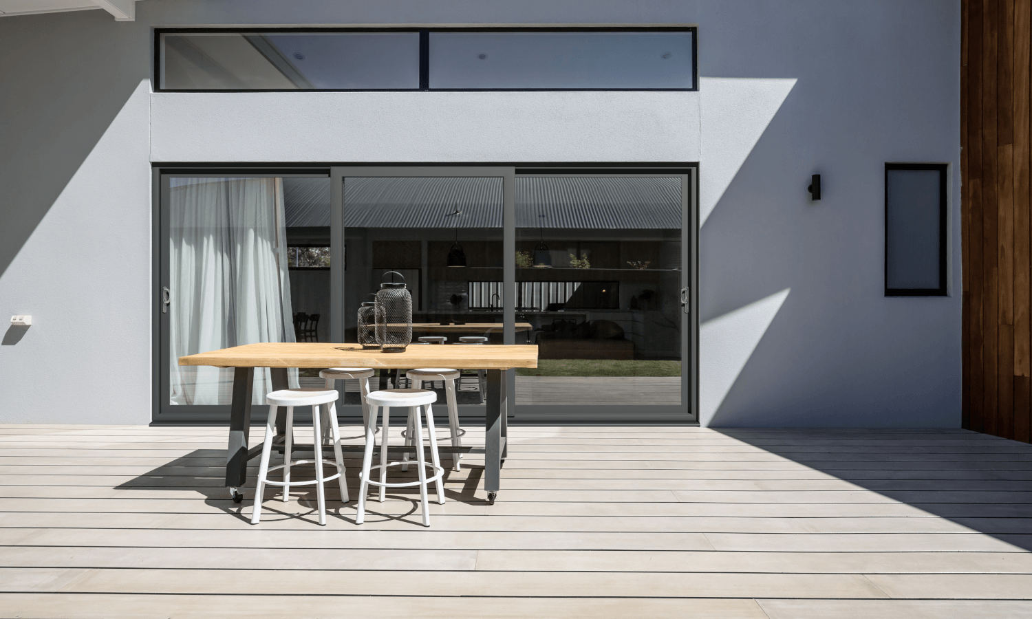 Synchro sliding patio doors
